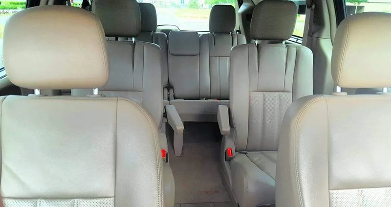 Chrysler Town &amp; Country cena 45000 przebieg: 345000, rok produkcji 2015 z Warszawa małe 106